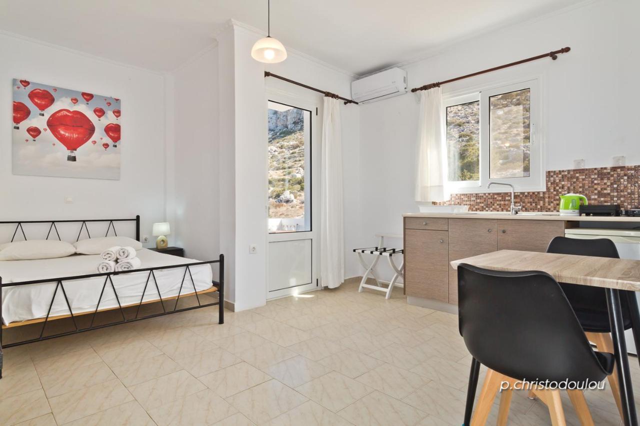 Albatros Studios & Apartments Lefkos  Luaran gambar