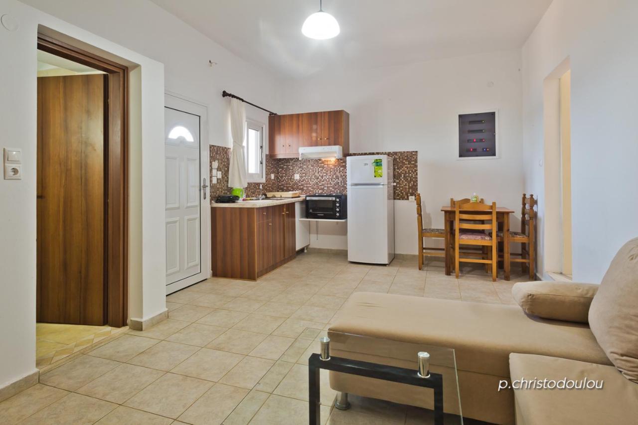 Albatros Studios & Apartments Lefkos  Luaran gambar