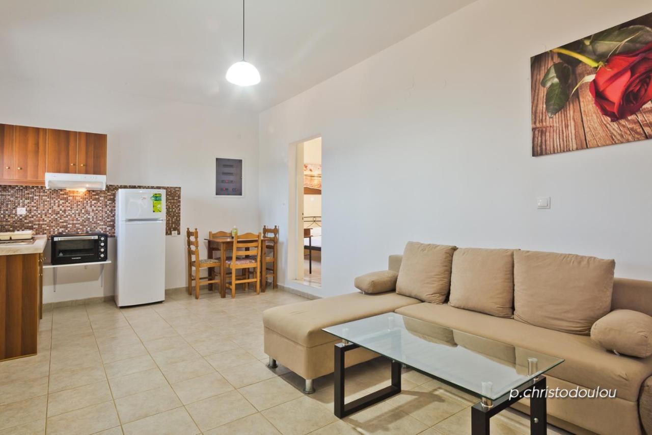 Albatros Studios & Apartments Lefkos  Luaran gambar