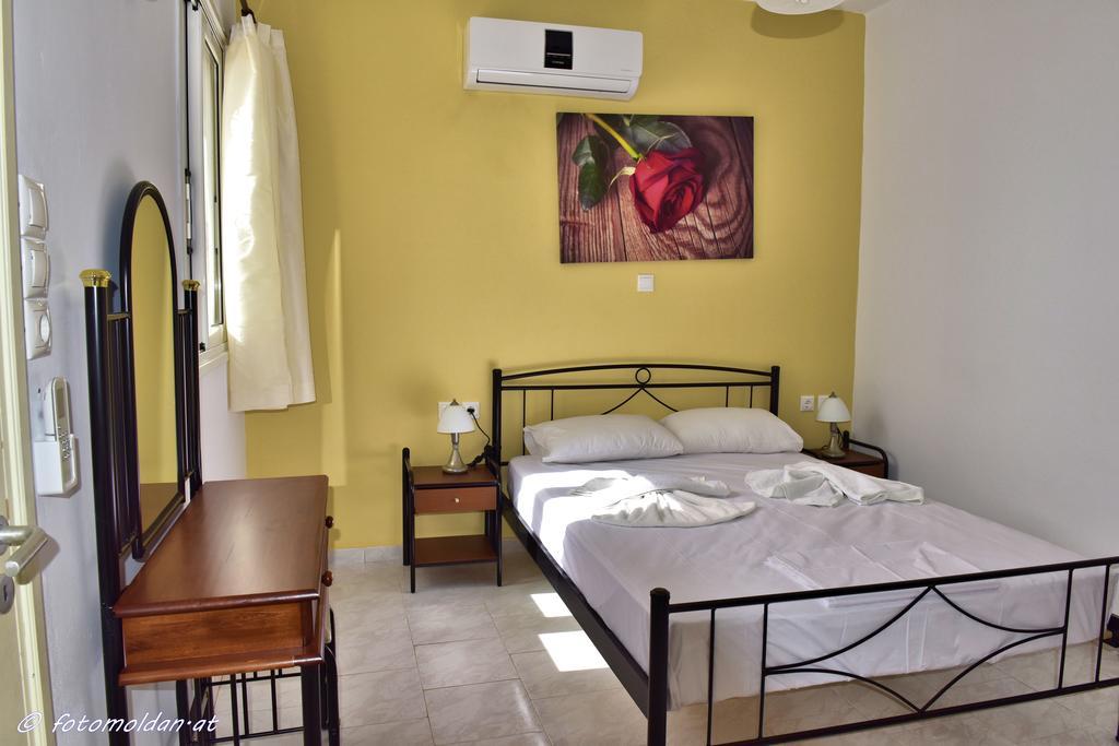 Albatros Studios & Apartments Lefkos  Luaran gambar